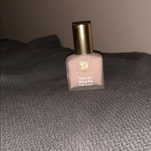 Makeup base, brand new did not match my skin tone